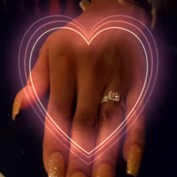 Size 6 1/2  engagement ring - Picture 3 of 3